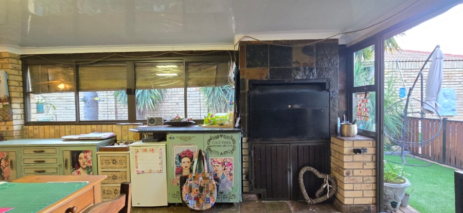 3 Bedroom Property for Sale in Wilkoppies North West